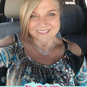 Meet your Posher, Analynn